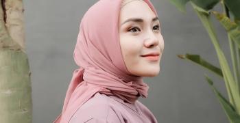 Tips Pilih Hijab yang Nyaman Ala Youtuber Cantik Ranie Karlina