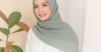 10 Warna Hijab yang Bikin Wajah Lebih Cerah